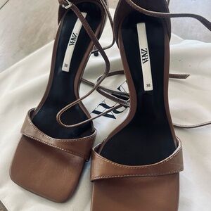Zara Women's Tan Strappy Heels